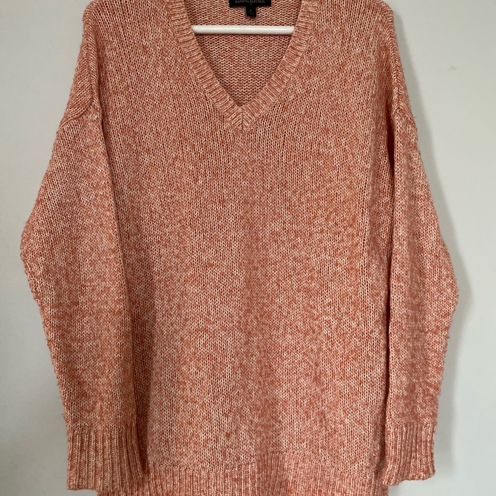 Banana Republic women’s large long sleeve v neck sweater - Picture 2 of 6